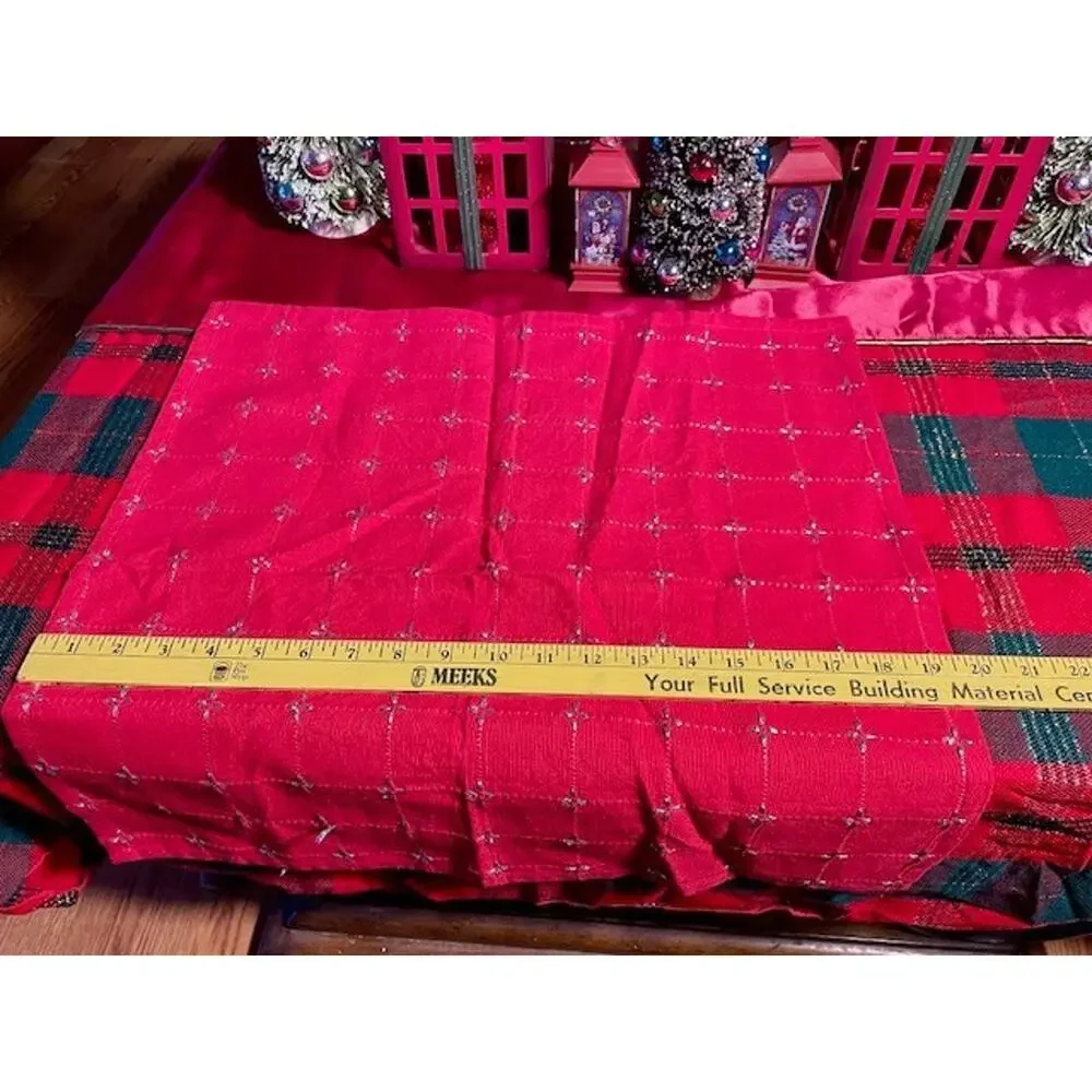 Napkin Set of 4 Cynthia Rowley Red with Silver Cloth Holiday 19